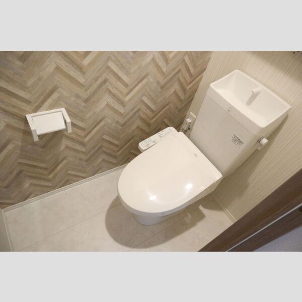 トイレ (温水洗浄暖房便座)