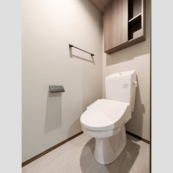 トイレ (トイレ)