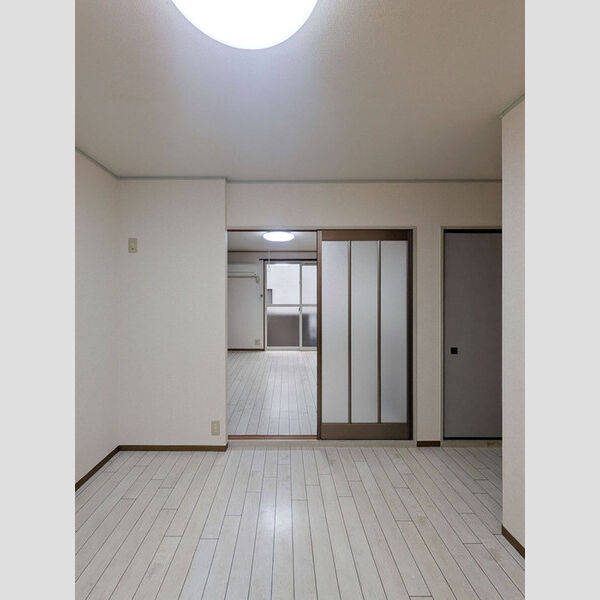 その他 (DK)