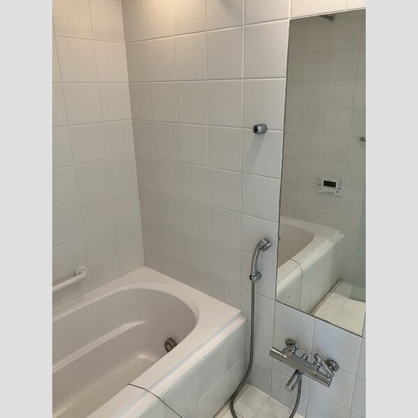 バス (浴室:ホテルライクなガラス張りの浴室です)