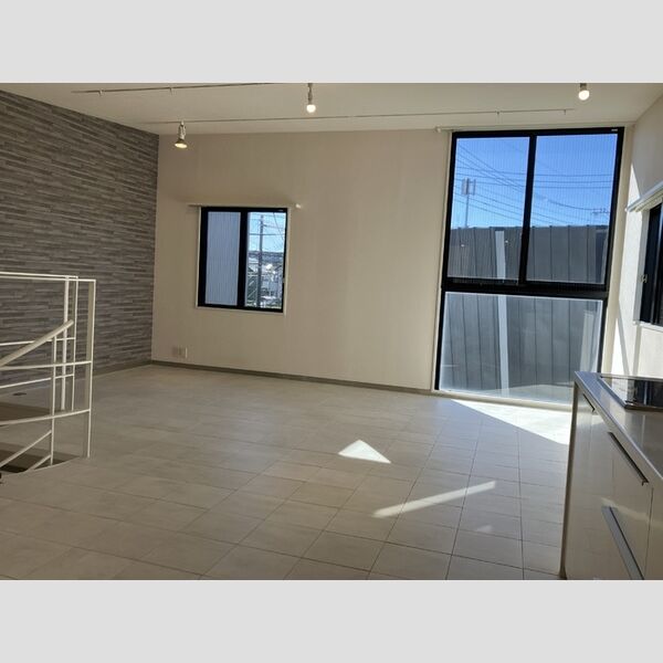 居室・リビング (リビング:日当たり良好です)