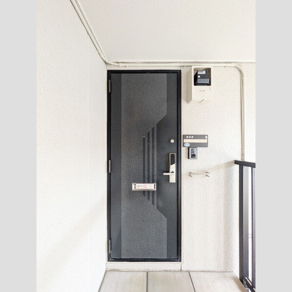 玄関 (玄関ドア)