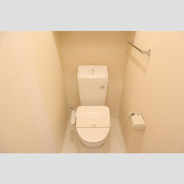 トイレ (温水洗浄暖房便座)