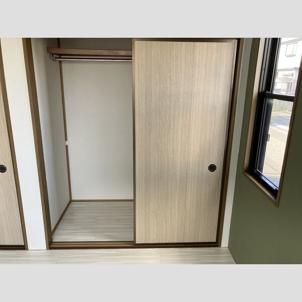 収納 (押入)