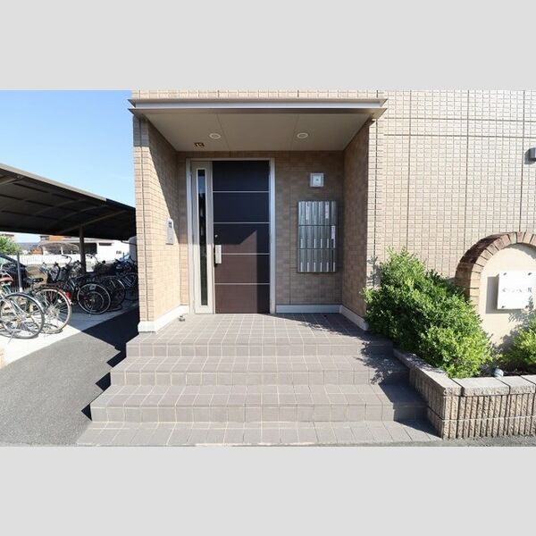 エントランス (エントランス)