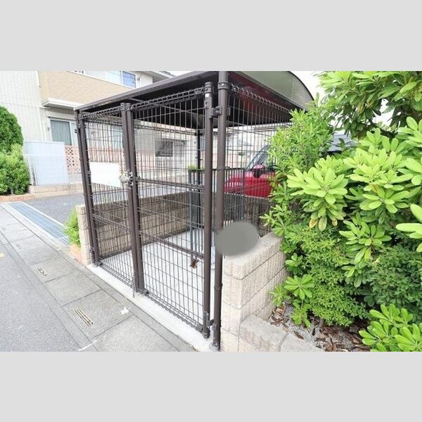 現地周辺 (ゴミ集積所)