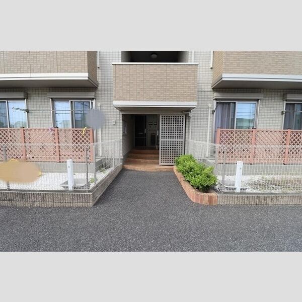 エントランス (エントランス)