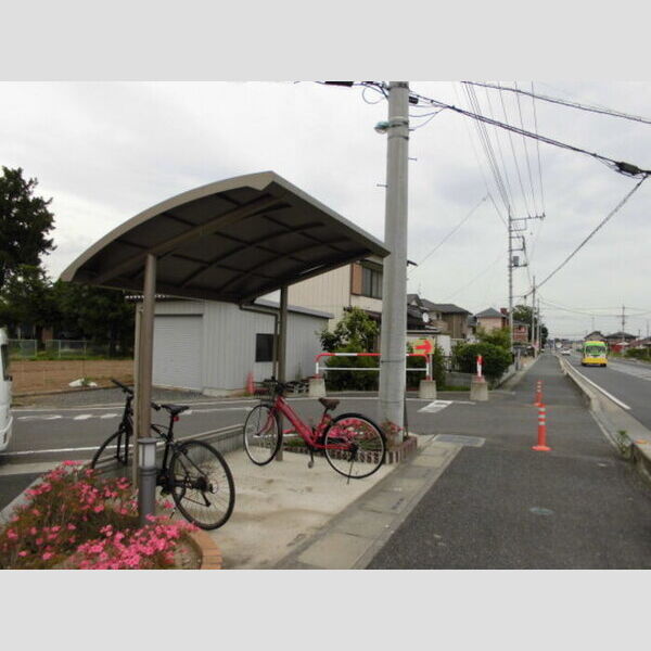 現地周辺 (駐輪場)