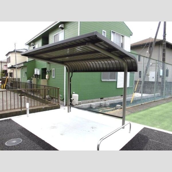 現地周辺 (駐輪場)