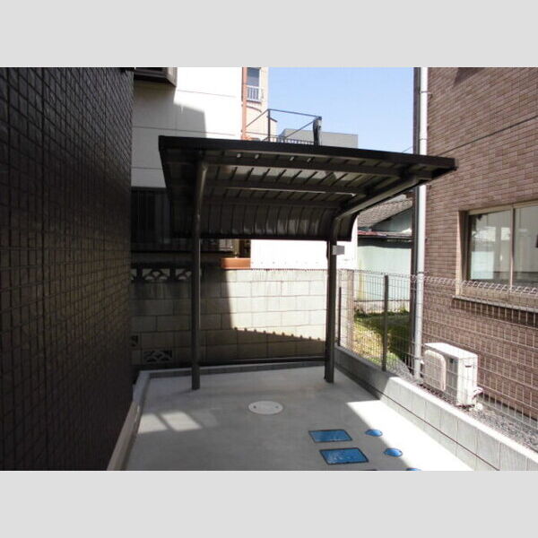 現地周辺 (駐輪場)