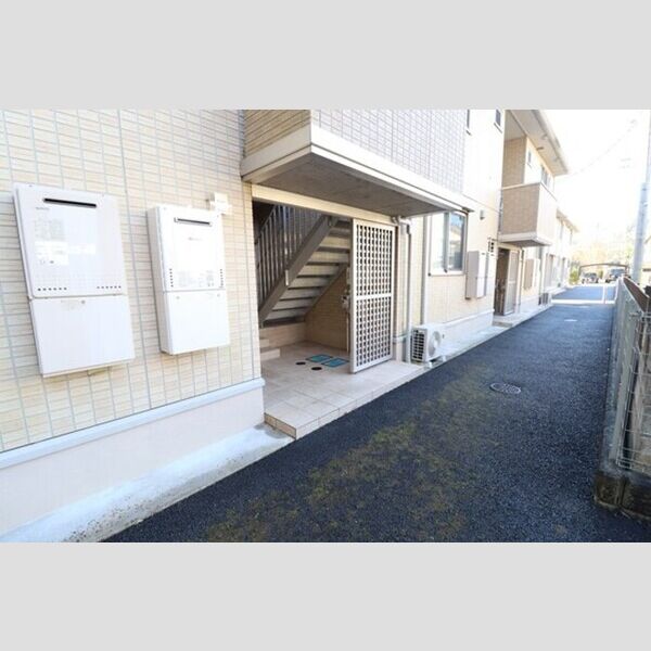 エントランス (エントランス)