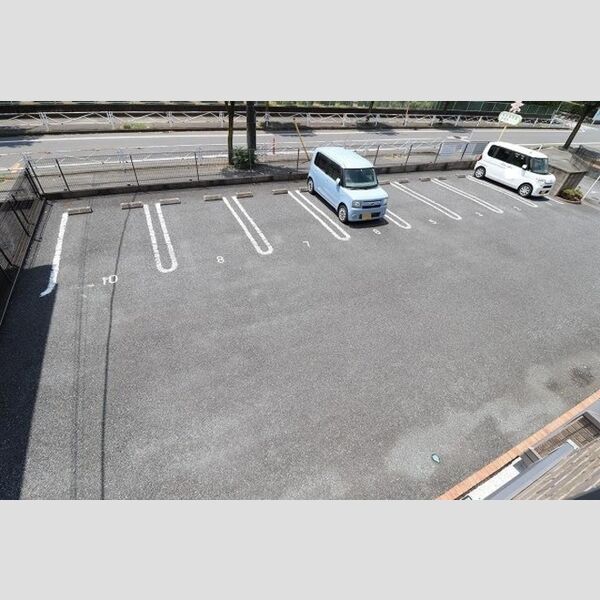 駐車場 (駐車場)