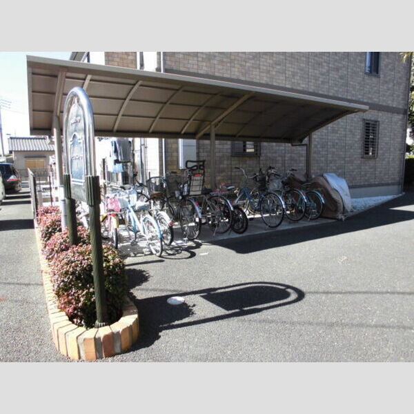 現地周辺 (駐輪場)