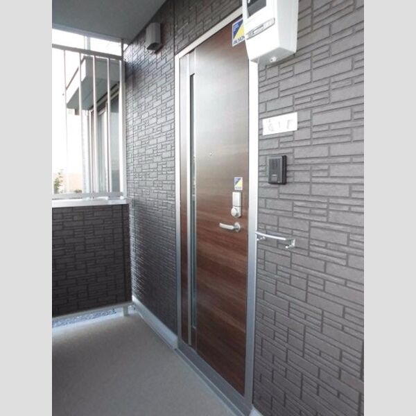 現地周辺 (玄関ロビー)