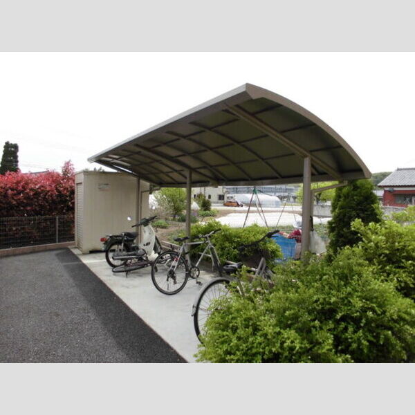 現地周辺 (駐輪場)