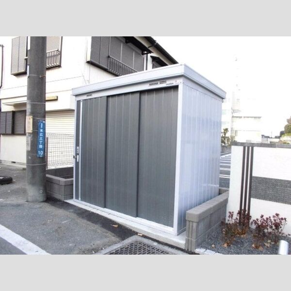 現地周辺 (ゴミ集積場)