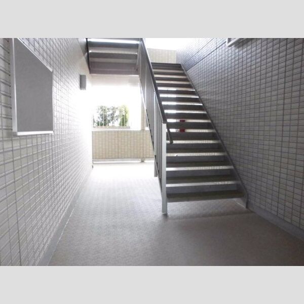 現地周辺 (階段ホール)