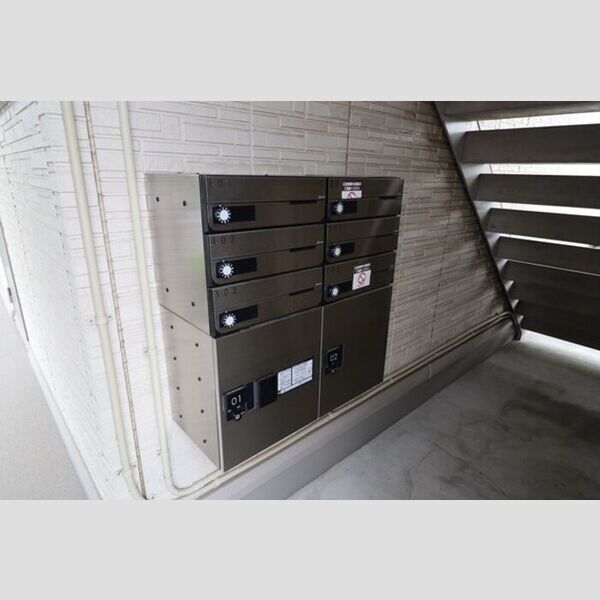 現地周辺 (ホール　宅配ボックスあり)