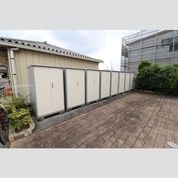 現地周辺 (外物置あり)