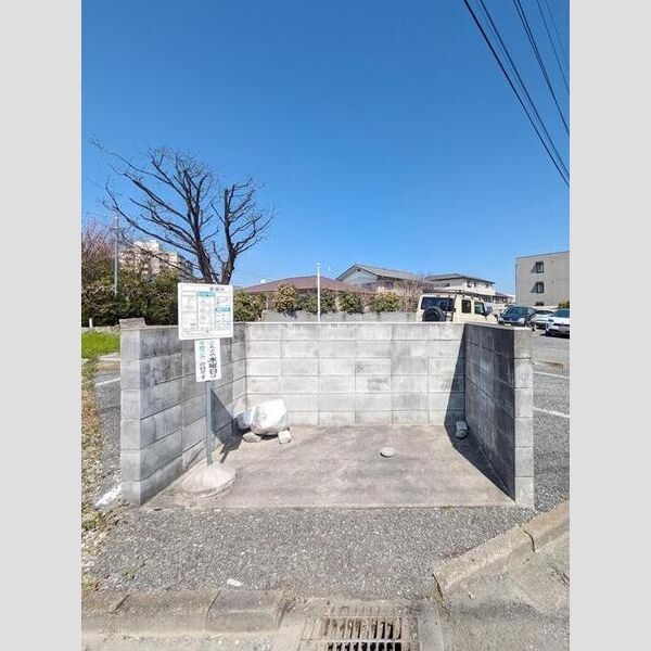 現地周辺 (ゴミ集積所)