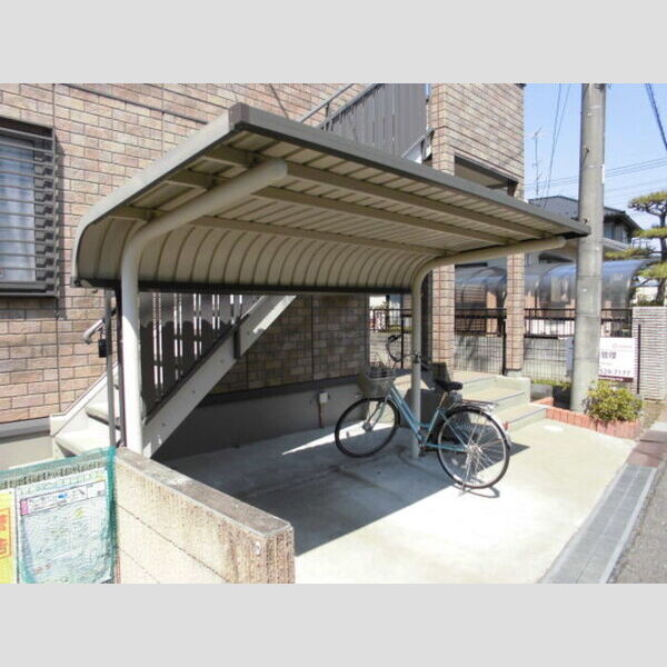 現地周辺 (駐輪場)