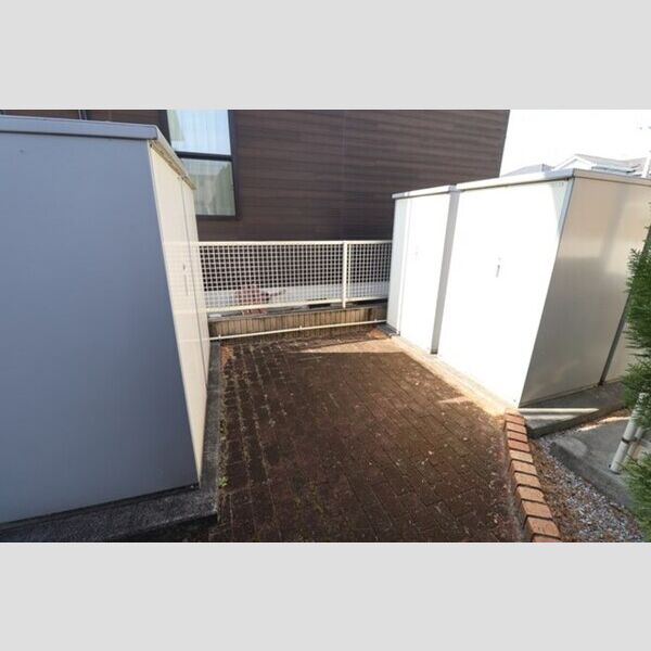 現地周辺 (外物置)