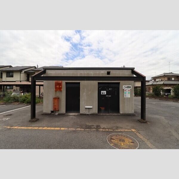 現地周辺 (ゴミ集積場)