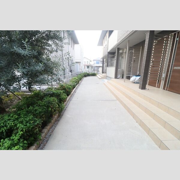 現地周辺 (共用通路)