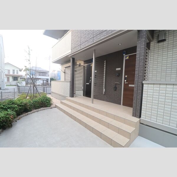 エントランス (エントランス)