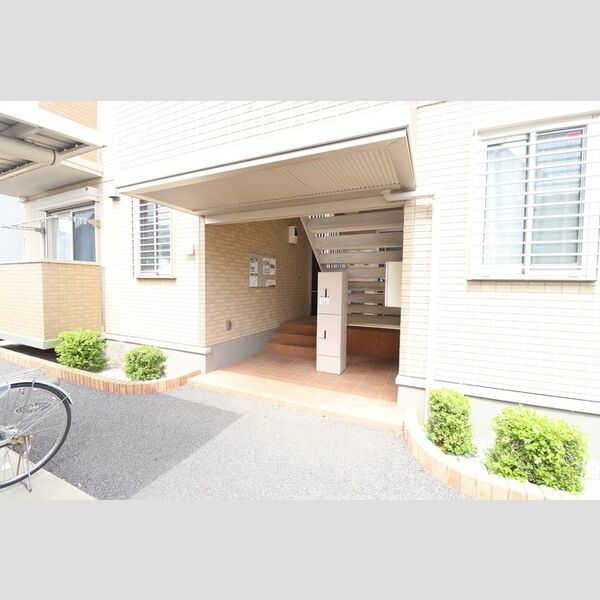 エントランス (エントランス)