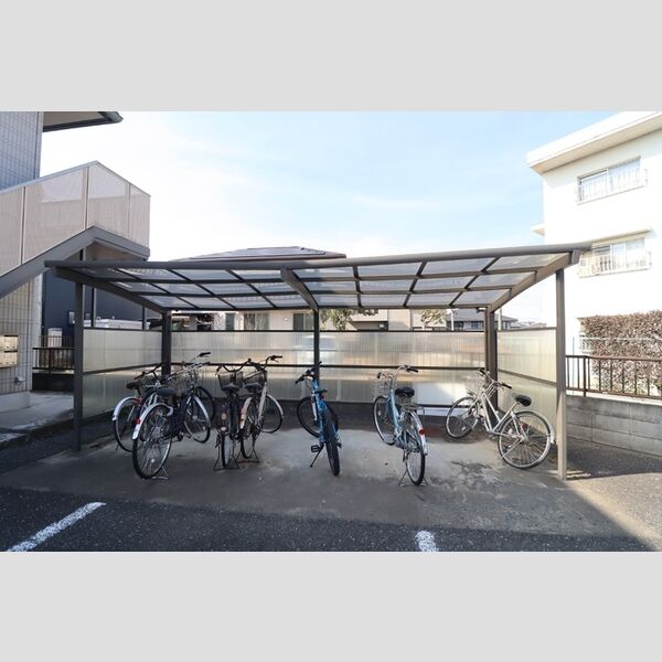 現地周辺 (駐輪場)