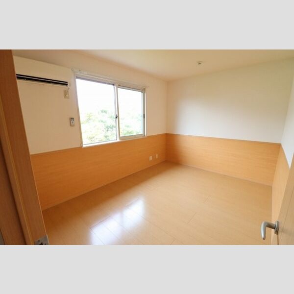 その他 (北側洋室)