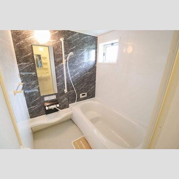 バス (追い焚き機能付き一坪風呂(窓付き))