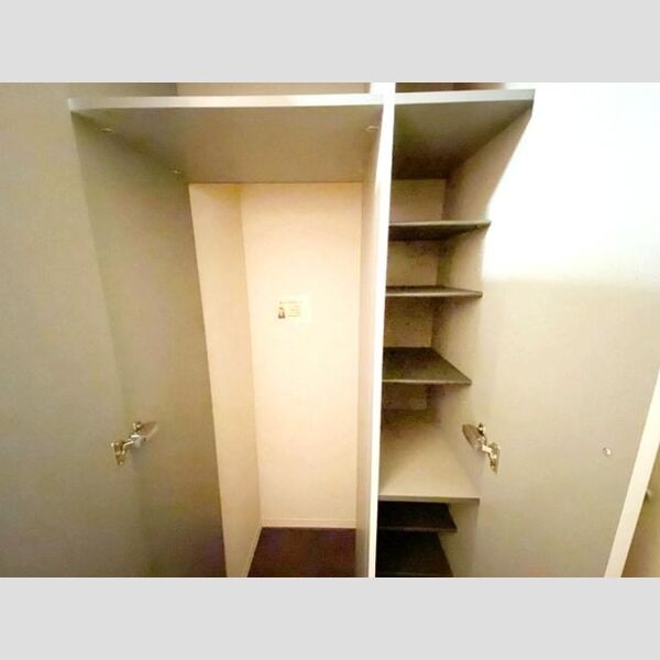 玄関 (シューズクローク)