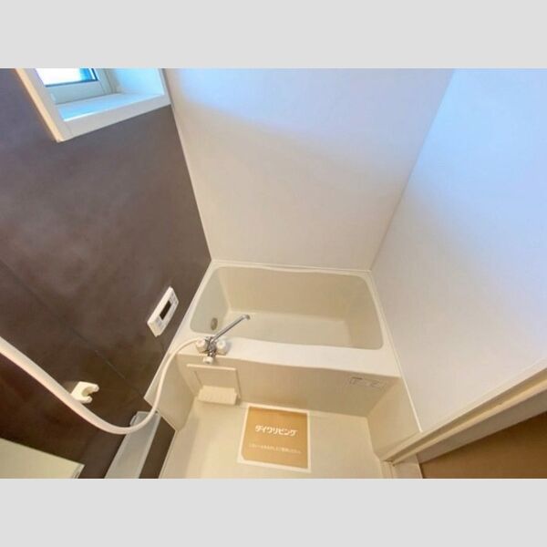 バス (追い焚き機能付きバス(窓付き))