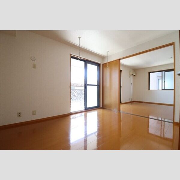 その他 (南側洋室)