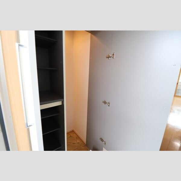 玄関 (シューズクローク)