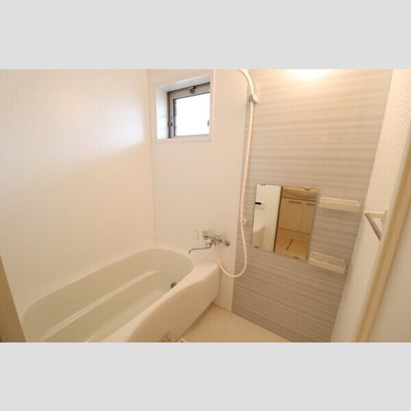 バス (追い焚き機能付きバス(窓付き))