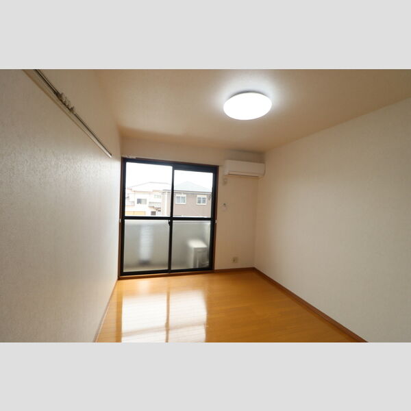 その他 (南側洋室6帖(居室照明付き))