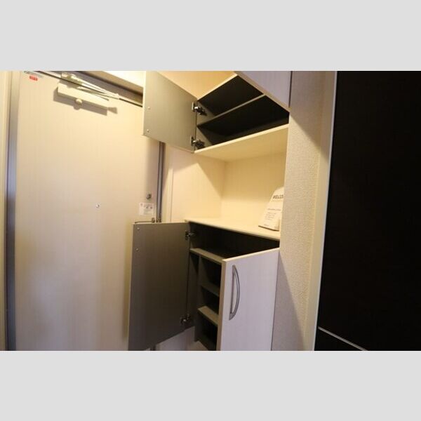 玄関 (シューズボックス)