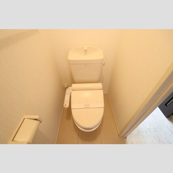 トイレ (トイレ(温水洗浄暖房便座))