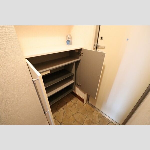 玄関 (シューズボックス)