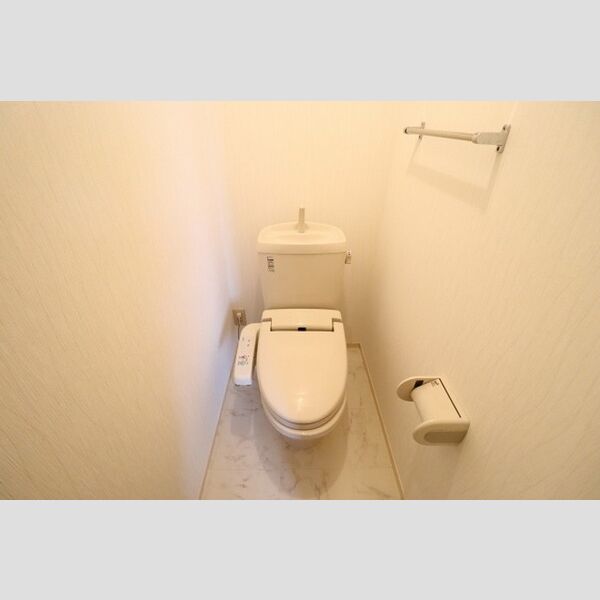 トイレ (トイレ(温水洗浄暖房便座))