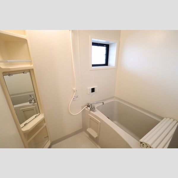 バス (追い焚き機能付きバス(窓付き))
