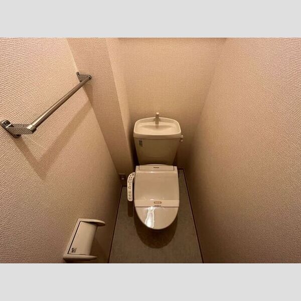 トイレ (温水洗浄暖房便座)