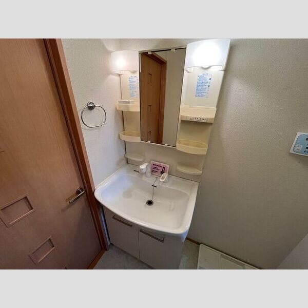 洗面所 (洗髪洗面化粧台)