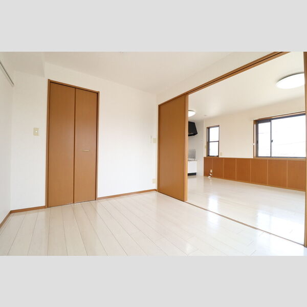 その他 (洋室6帖からLDK)