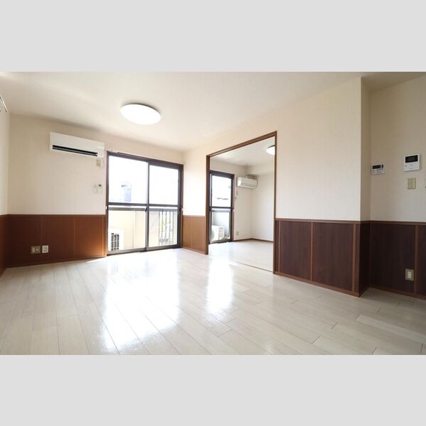 居室・リビング (LDKから洋室6帖)