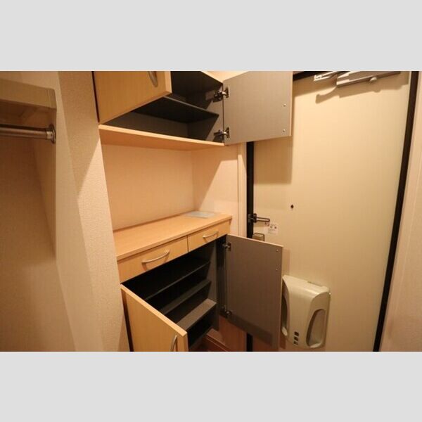 玄関 (シューズボックス)