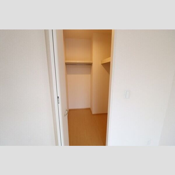 収納 (ウォークインクローゼット)